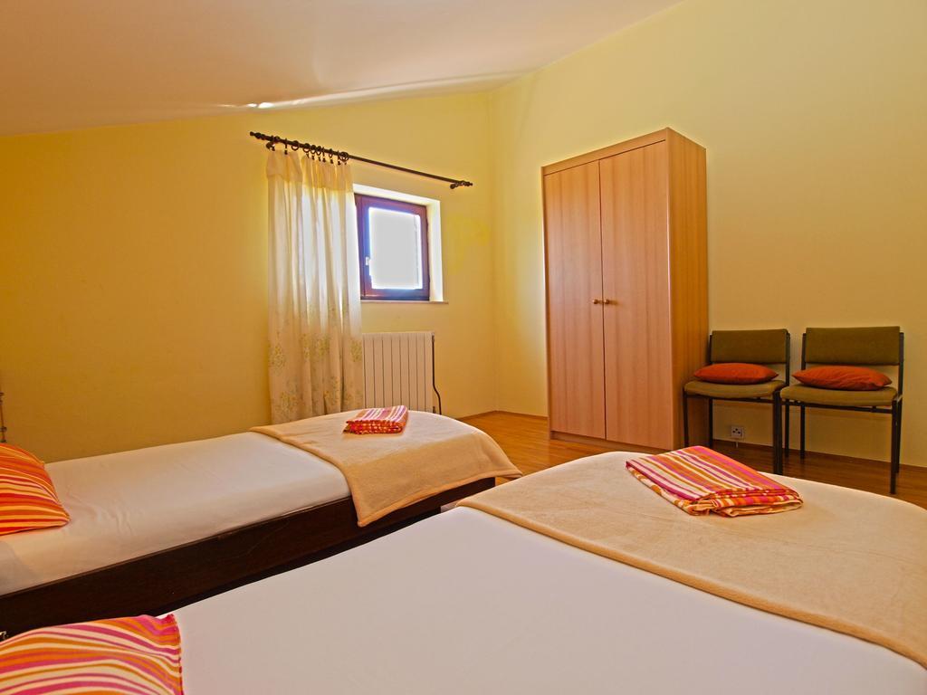 Apartments Milio 1105 Fazana Exterior photo