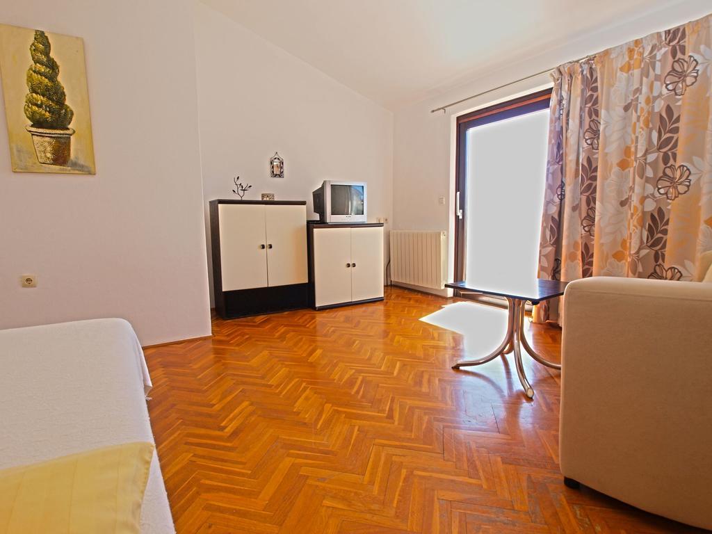 Apartments Milio 1105 Fazana Exterior photo