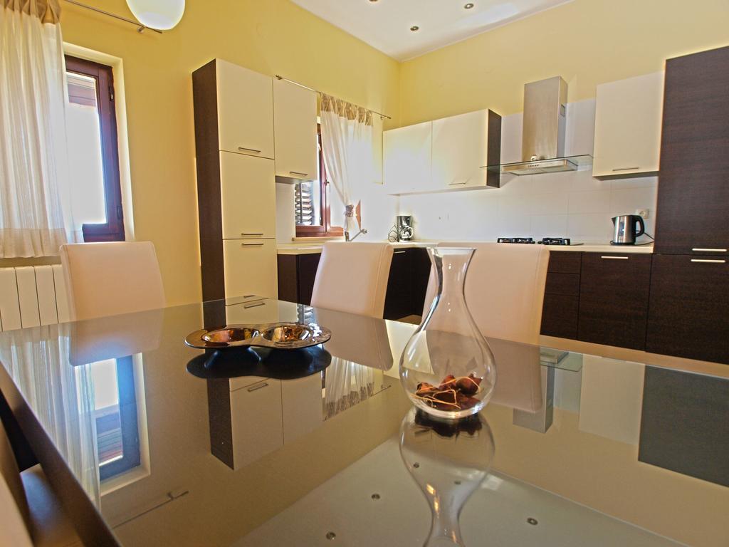 Apartments Milio 1105 Fazana Exterior photo
