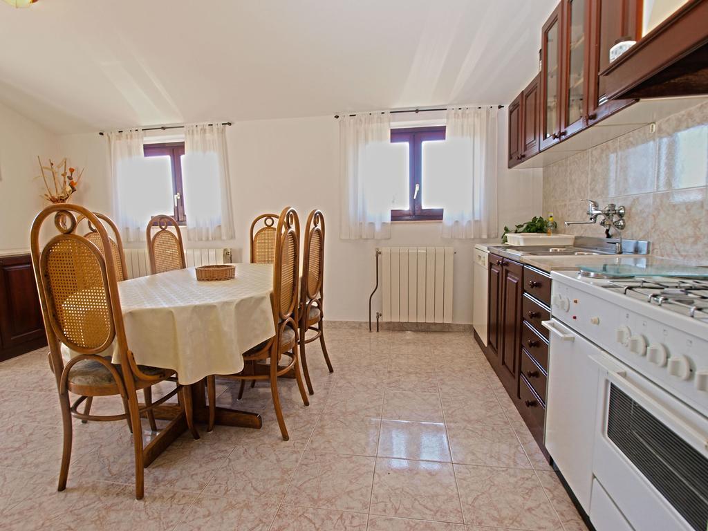 Apartments Milio 1105 Fazana Exterior photo